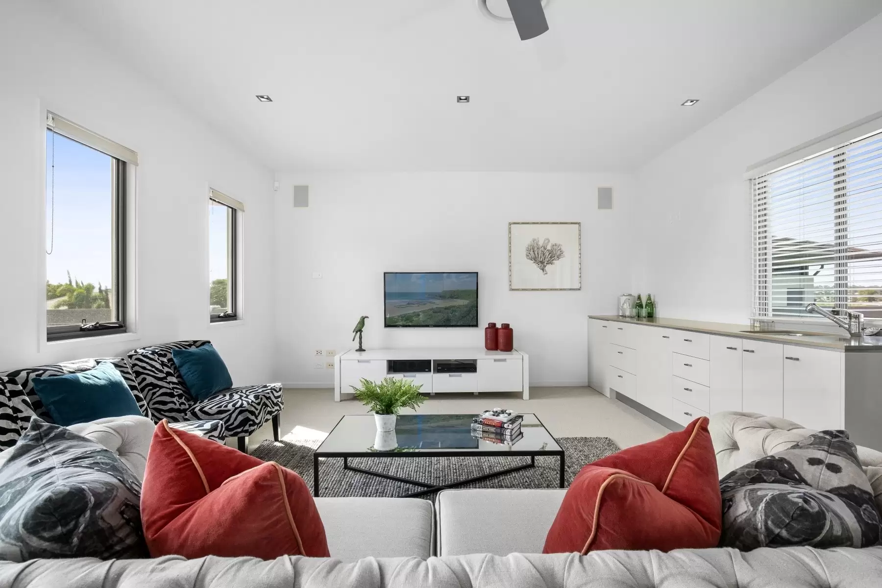 5069 Emerald Island Drive, Carrara Sold by Queensland Sotheby's International Realty - image 1