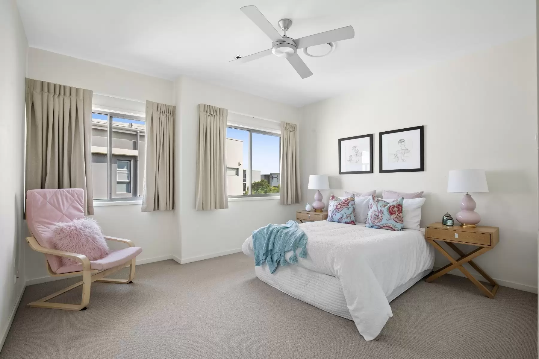 5069 Emerald Island Drive, Carrara Sold by Queensland Sotheby's International Realty - image 1