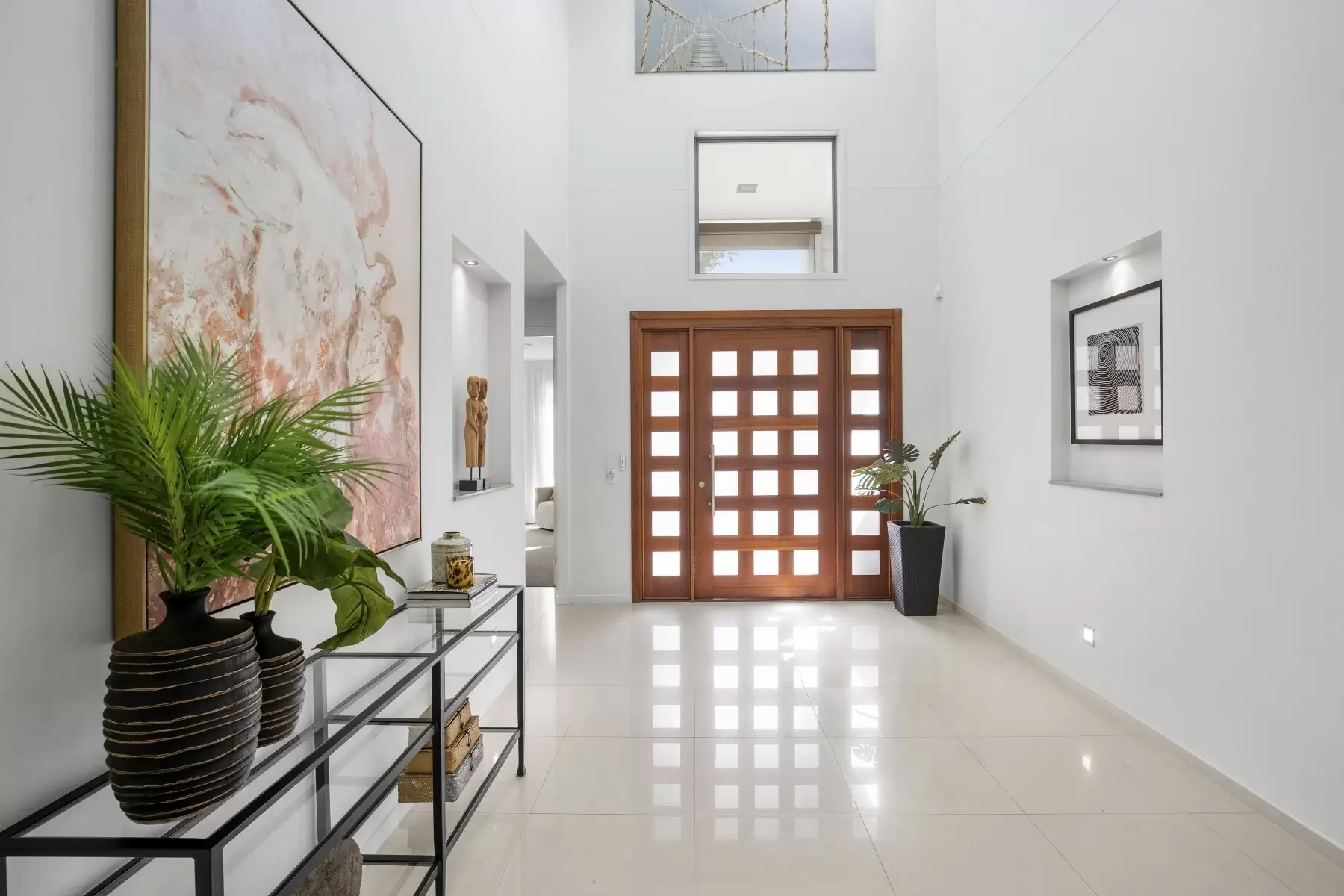 5069 Emerald Island Drive, Carrara Sold by Queensland Sotheby's International Realty - image 1