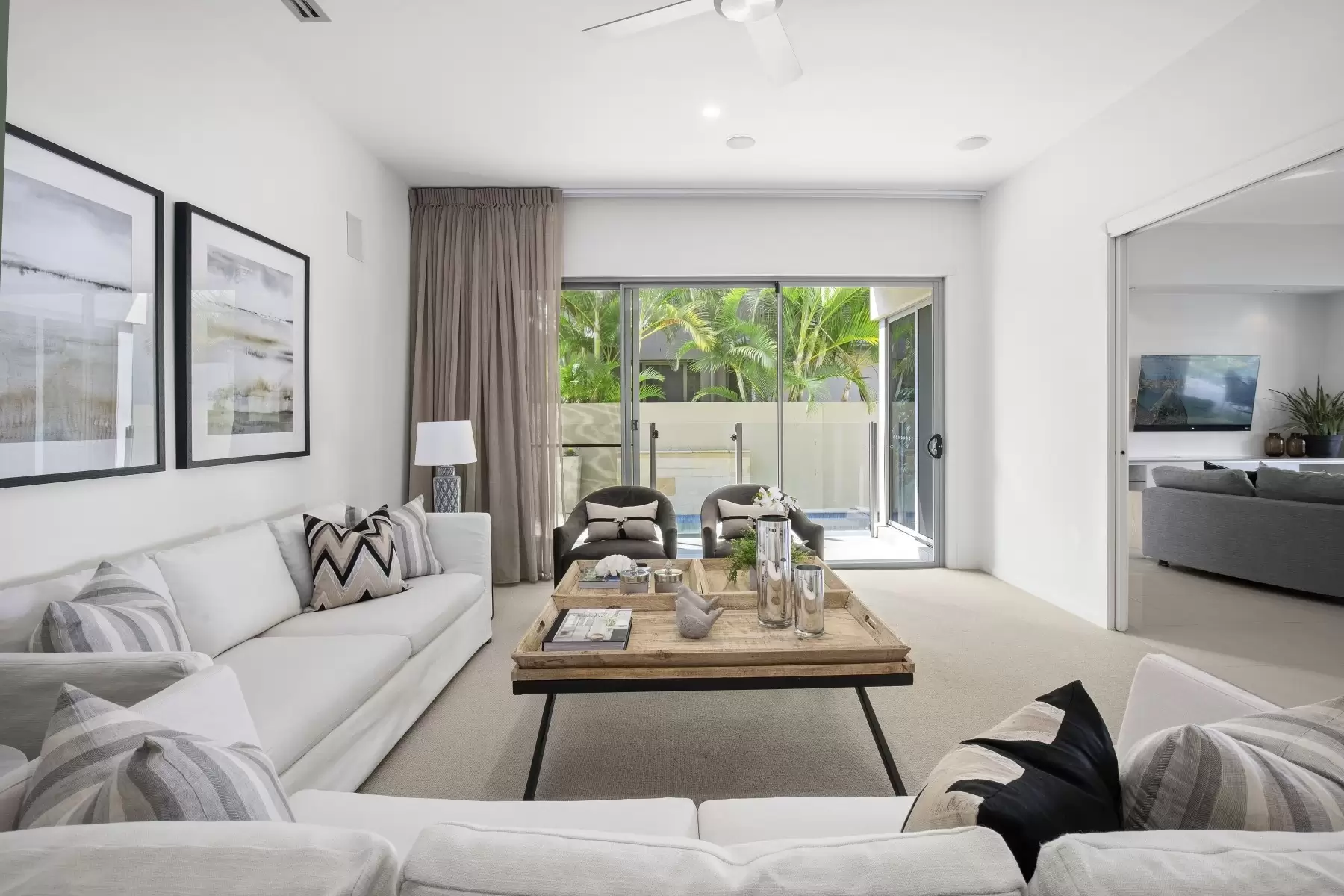 5069 Emerald Island Drive, Carrara Sold by Queensland Sotheby's International Realty - image 1