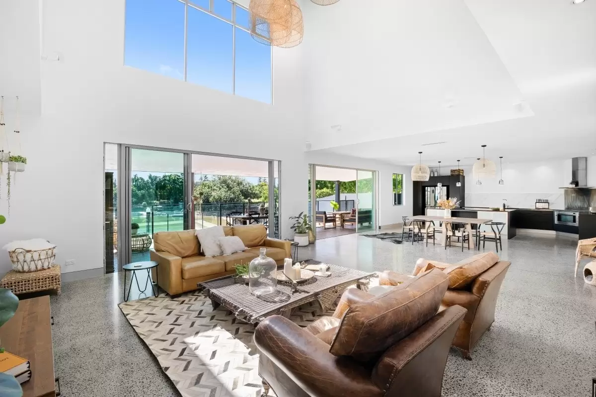 11 Boomerang Crescent, Sorrento Sold by Queensland Sotheby's International Realty - image 1