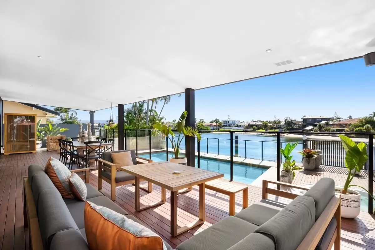 11 Boomerang Crescent, Sorrento Sold by Queensland Sotheby's International Realty - image 1