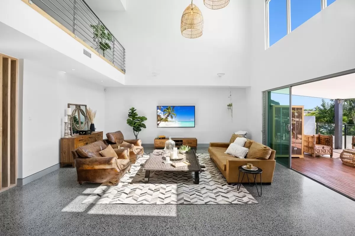 11 Boomerang Crescent, Sorrento Sold by Queensland Sotheby's International Realty - image 1