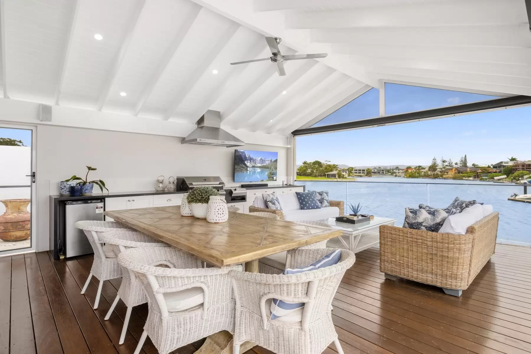 18 Kerry Court, Sorrento Sold by Queensland Sotheby's International Realty - image 1
