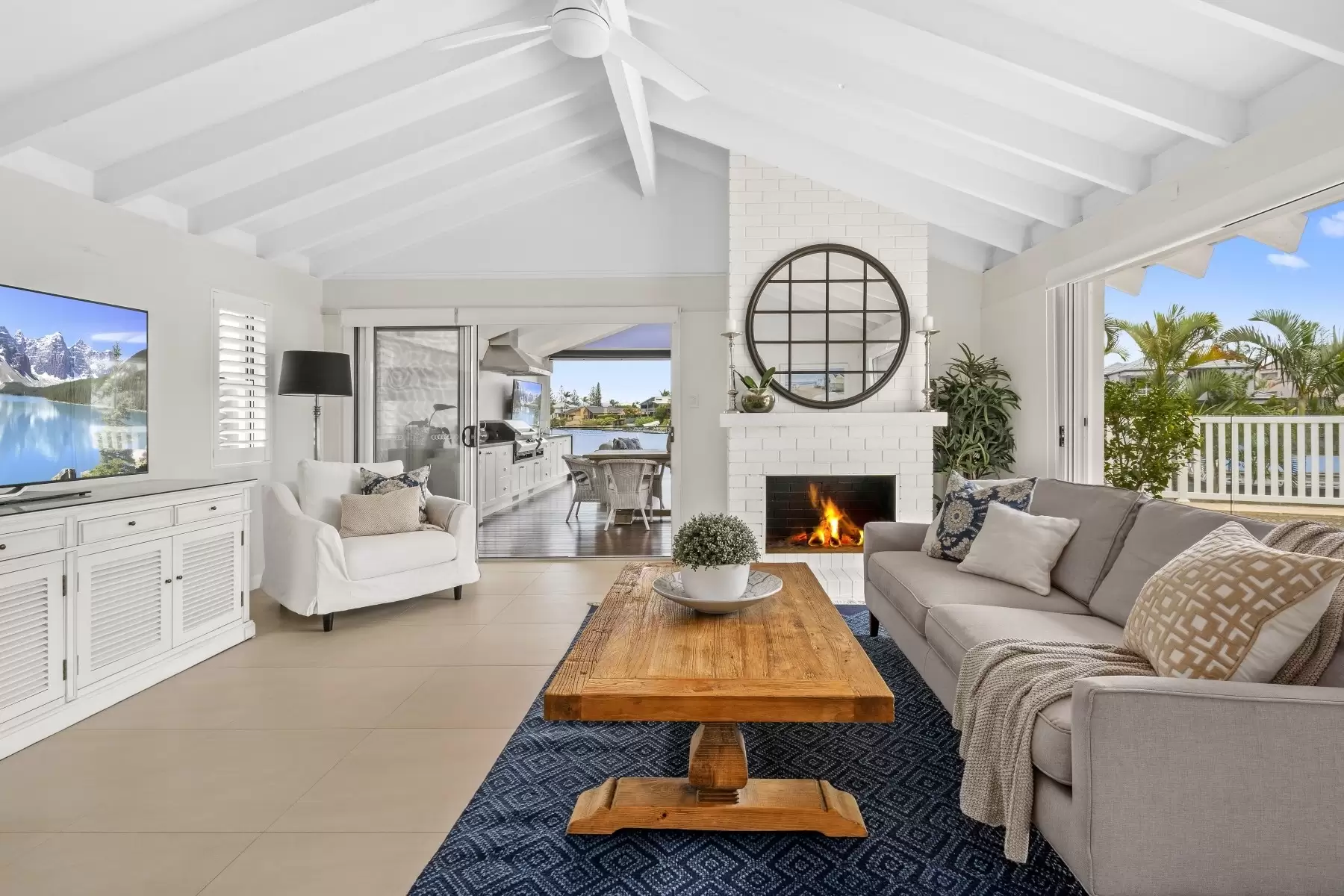 18 Kerry Court, Sorrento Sold by Queensland Sotheby's International Realty - image 1