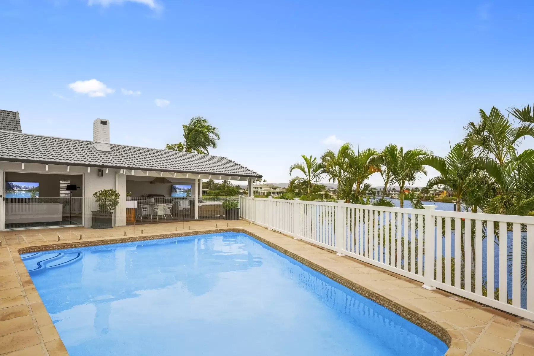 18 Kerry Court, Sorrento Sold by Queensland Sotheby's International Realty - image 1