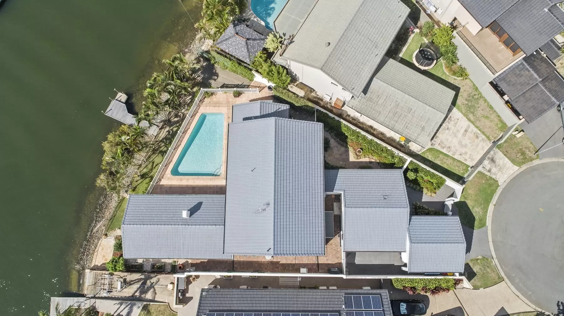 18 Kerry Court, Sorrento Sold by Queensland Sotheby's International Realty - image 1