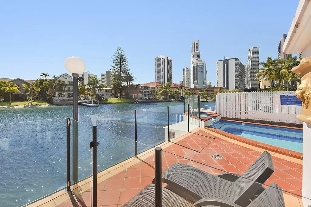 4/12 Paradise Island, Surfers Paradise Sold by Queensland Sotheby's International Realty - image 1