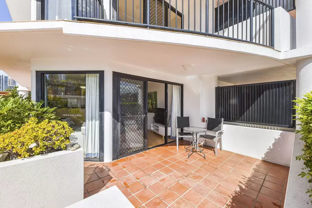 4/12 Paradise Island, Surfers Paradise Sold by Queensland Sotheby's International Realty - image 1
