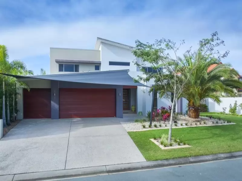 70 The Peninsula, Helensvale Sold by  - image 1