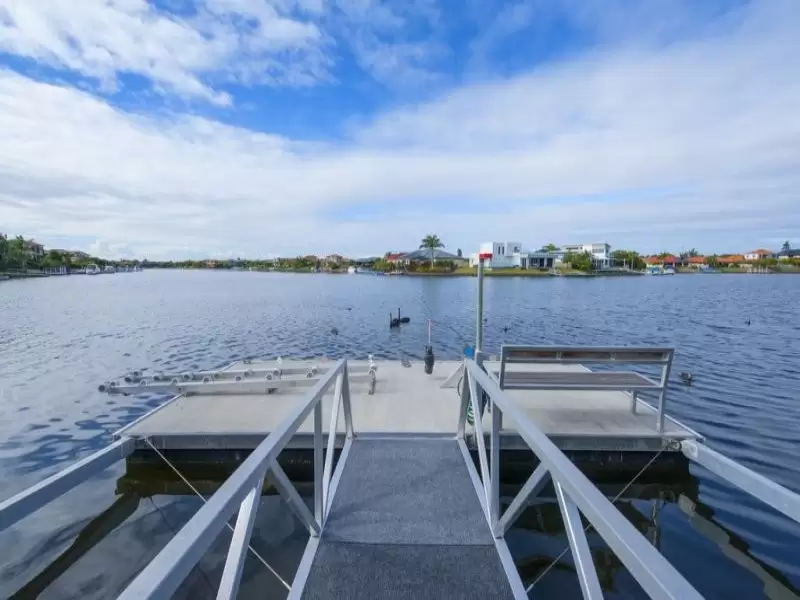 70 The Peninsula, Helensvale Sold by  - image 1