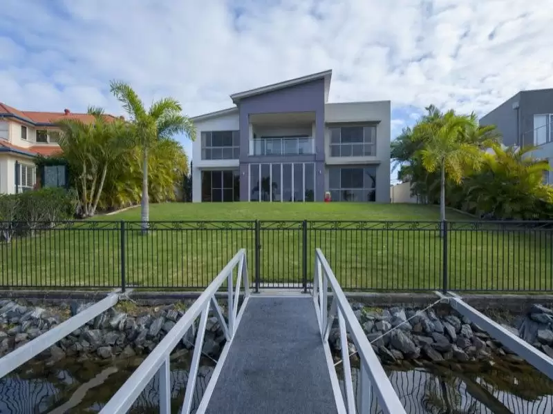 70 The Peninsula, Helensvale Sold by Queensland Sotheby's International Realty - image 1