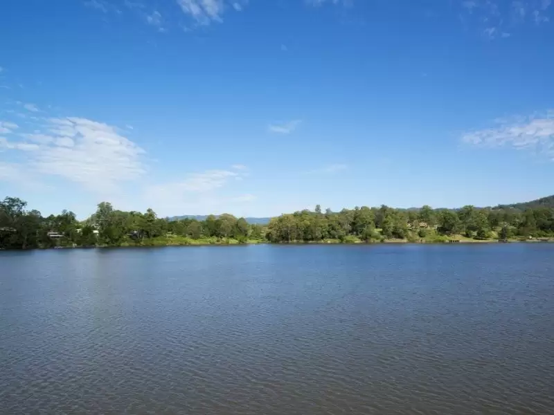 59 Brittany Drive, Oxenford Sold by Queensland Sotheby's International Realty - image 1