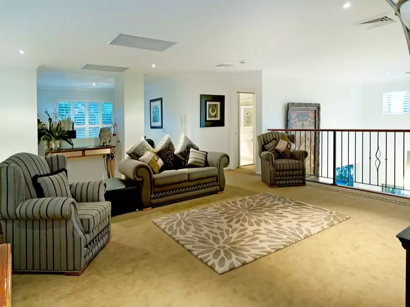 1050 Rosebank Way, Hope Island Sold by Queensland Sotheby's International Realty - image 1