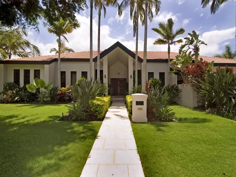 1033 Rosebank Way, Hope Island Sold by Queensland Sotheby's International Realty - image 1