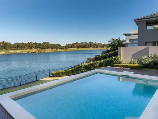 6180 Bolsena Circuit, Hope Island Sold by 