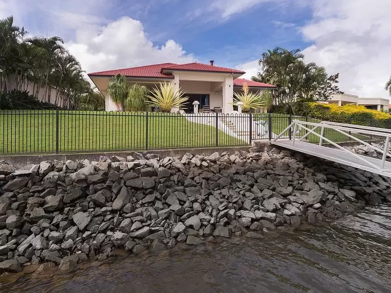 1041 Rosebank Way, Hope Island Sold by Queensland Sotheby's International Realty - image 1