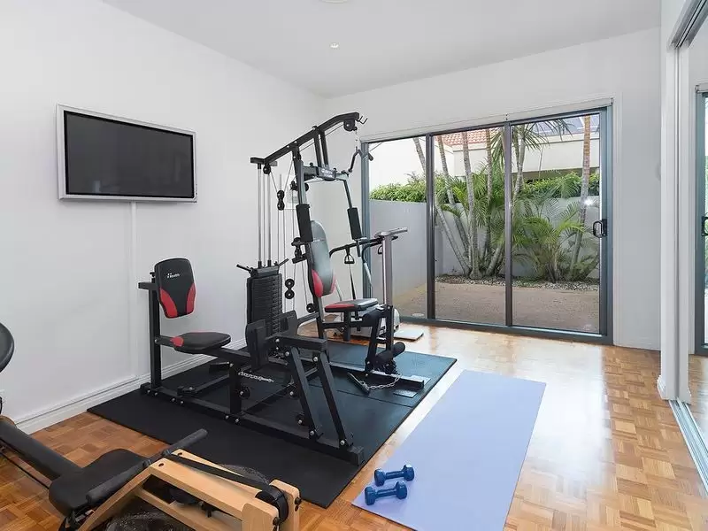 1041 Rosebank Way, Hope Island Sold by Queensland Sotheby's International Realty - image 1