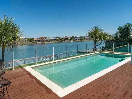 40 The Peninsula, Helensvale Sold by 