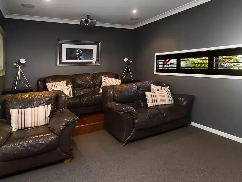 40 The Peninsula, Helensvale Sold by Queensland Sotheby's International Realty - image 1