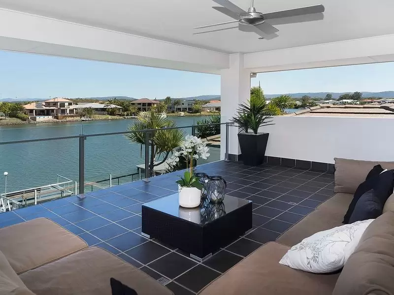 40 The Peninsula, Helensvale Sold by Queensland Sotheby's International Realty - image 1