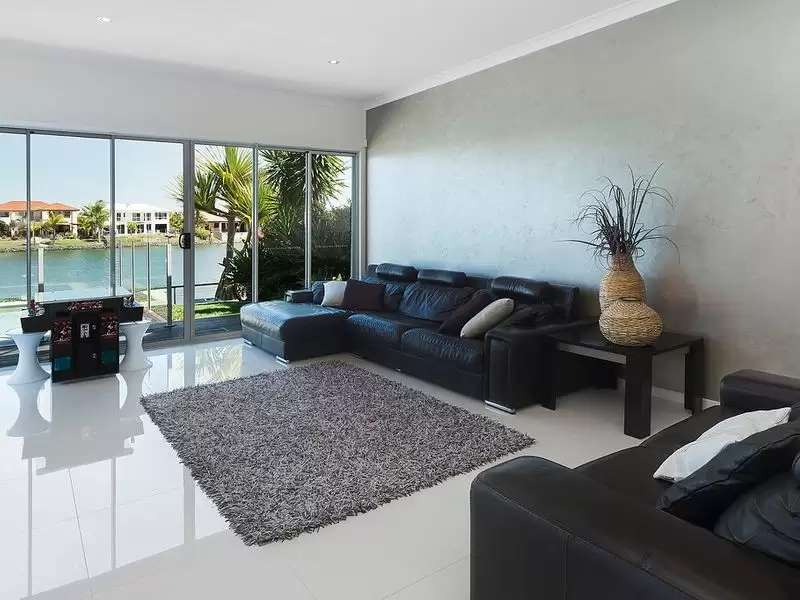 40 The Peninsula, Helensvale Sold by Queensland Sotheby's International Realty - image 1
