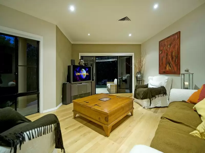 1646 Riverdale Ct, Hope Island Sold by Queensland Sotheby's International Realty - image 1