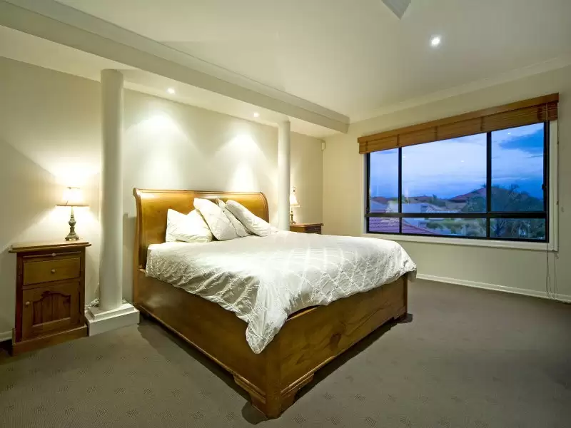 1646 Riverdale Ct, Hope Island Sold by Queensland Sotheby's International Realty - image 1