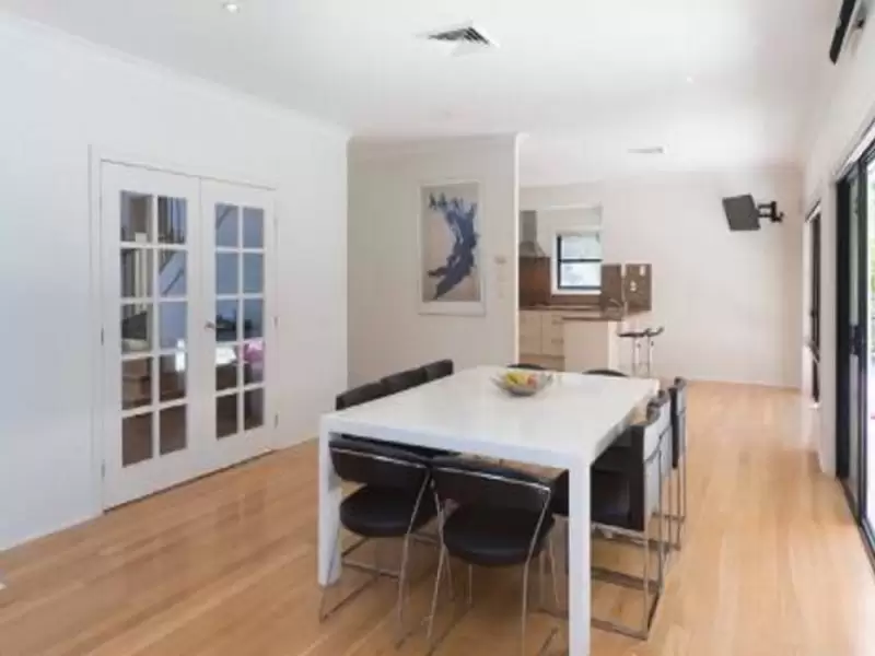 1646 Riverdale Ct, Hope Island Sold by Queensland Sotheby's International Realty - image 1
