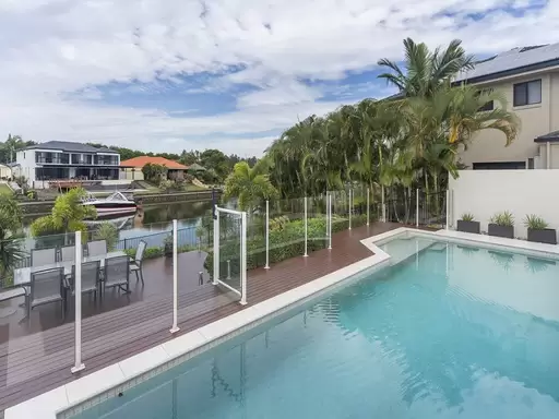 2118 Fernlea Cl, Hope Island Sold by 