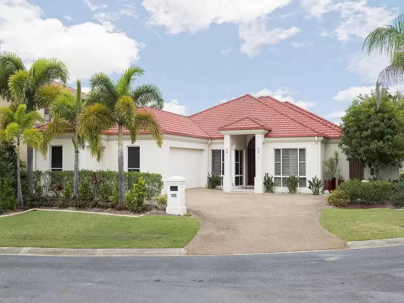 2118 Fernlea Cl, Hope Island Sold by Queensland Sotheby's International Realty - image 1