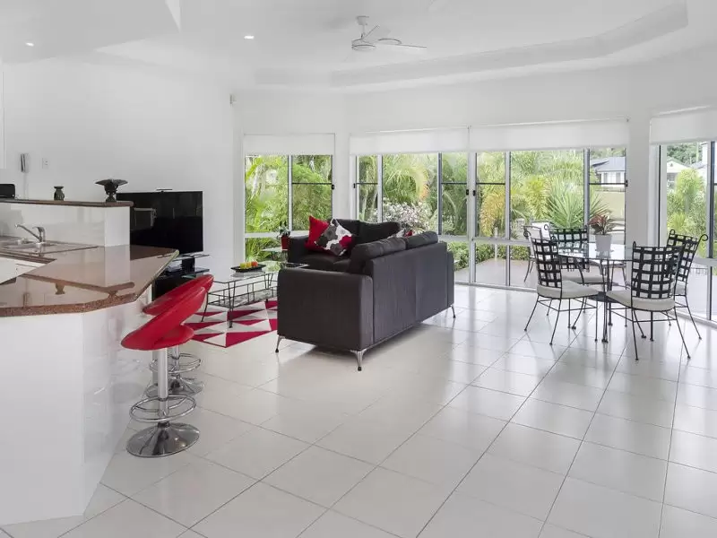 2118 Fernlea Cl, Hope Island Sold by Queensland Sotheby's International Realty - image 1