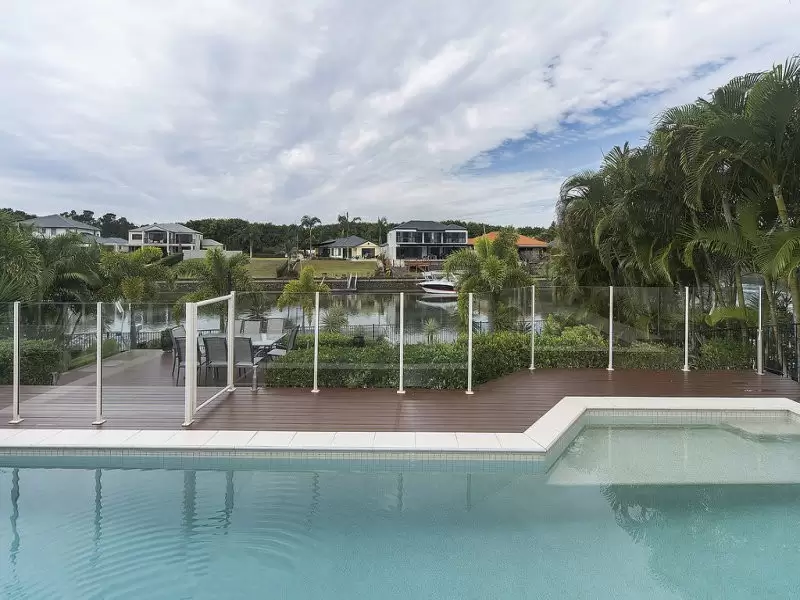 2118 Fernlea Cl, Hope Island Sold by Queensland Sotheby's International Realty - image 1