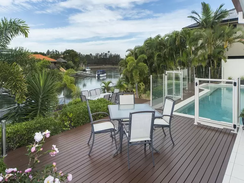 2118 Fernlea Cl, Hope Island Sold by Queensland Sotheby's International Realty - image 1