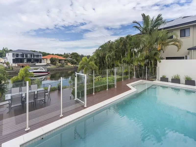 2118 Fernlea Cl, Hope Island Sold by Queensland Sotheby's International Realty - image 1