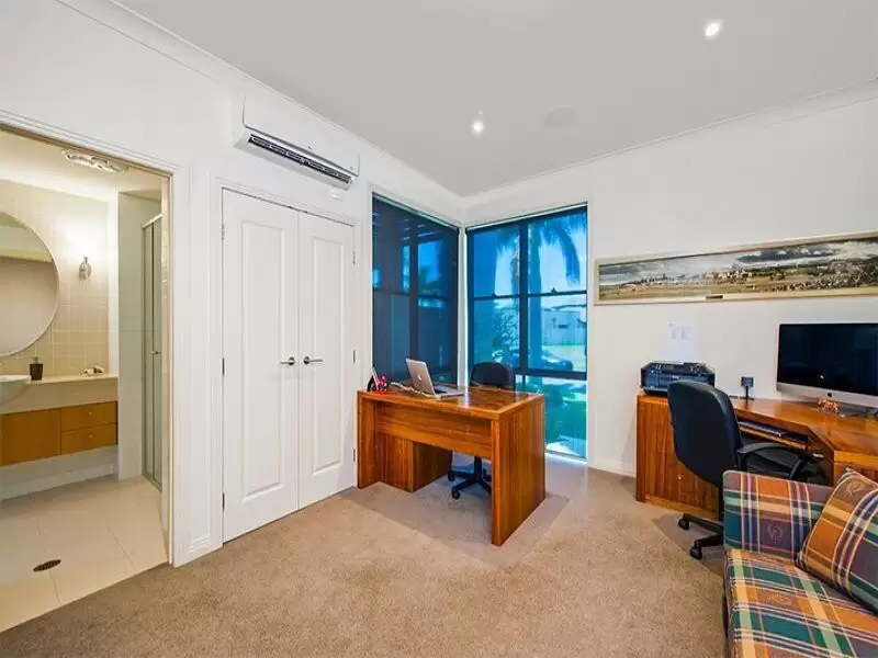 2158 Beaufort Way, Hope Island Sold by Queensland Sotheby's International Realty - image 1