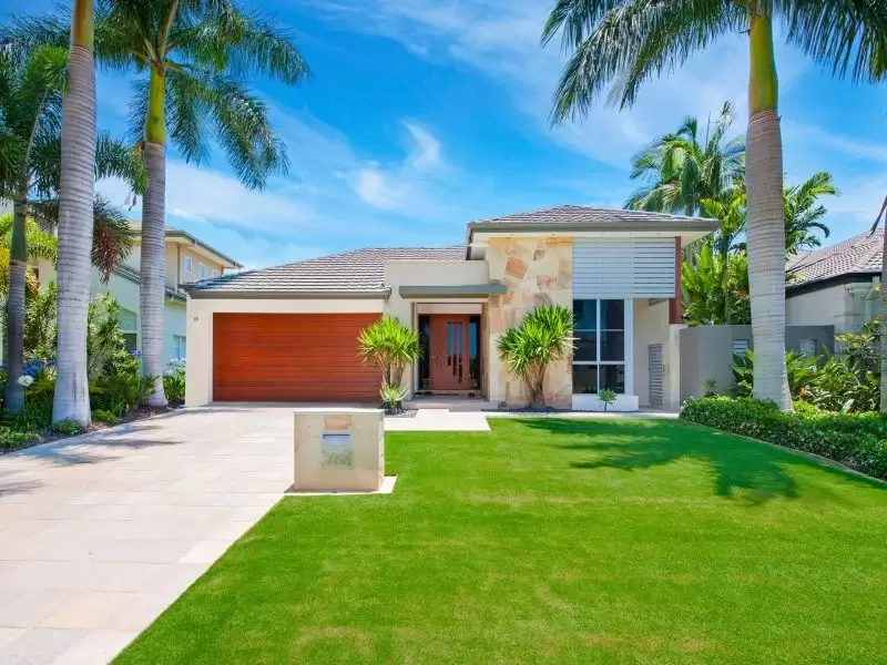 2158 Beaufort Way, Hope Island Sold by Queensland Sotheby's International Realty - image 1