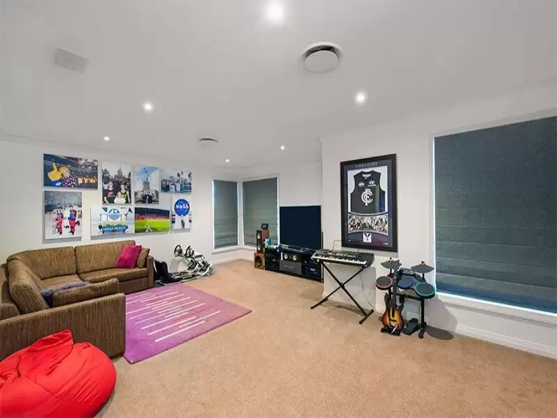 2158 Beaufort Way, Hope Island Sold by Queensland Sotheby's International Realty - image 1