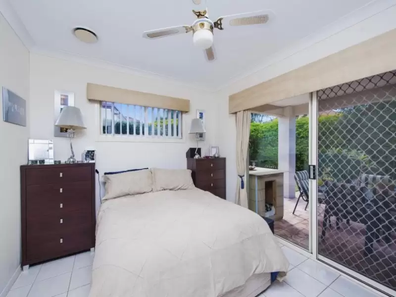 1630 Riverdale Dr, Hope Island Sold by Queensland Sotheby's International Realty - image 1