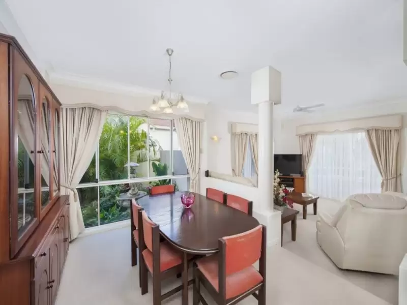 1630 Riverdale Dr, Hope Island Sold by  - image 1