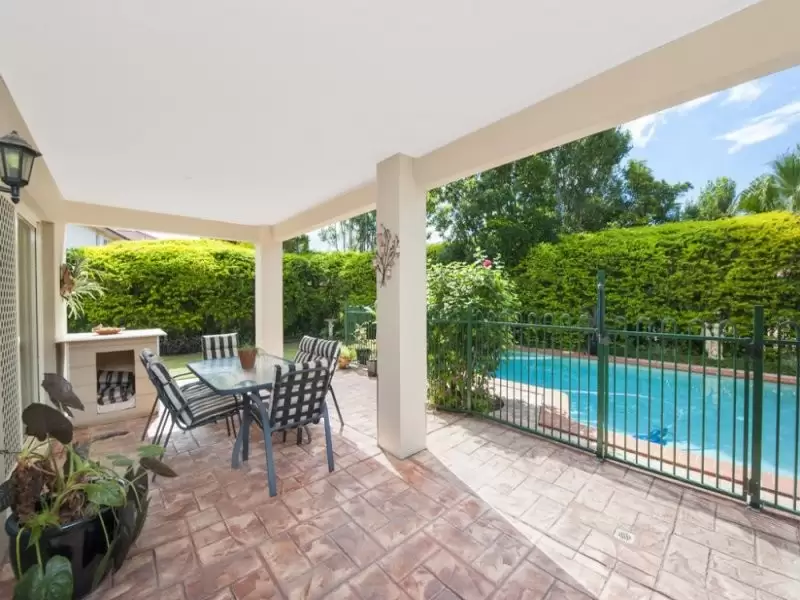 1630 Riverdale Dr, Hope Island Sold by Queensland Sotheby's International Realty - image 1