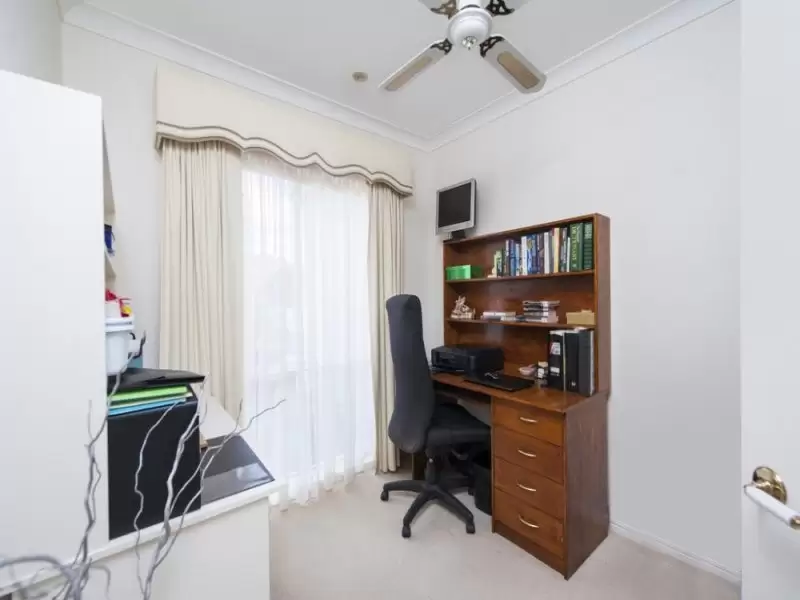 1630 Riverdale Dr, Hope Island Sold by Queensland Sotheby's International Realty - image 1
