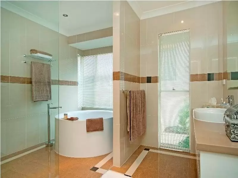 1084 Killymoon Dr, Hope Island Sold by Queensland Sotheby's International Realty - image 1