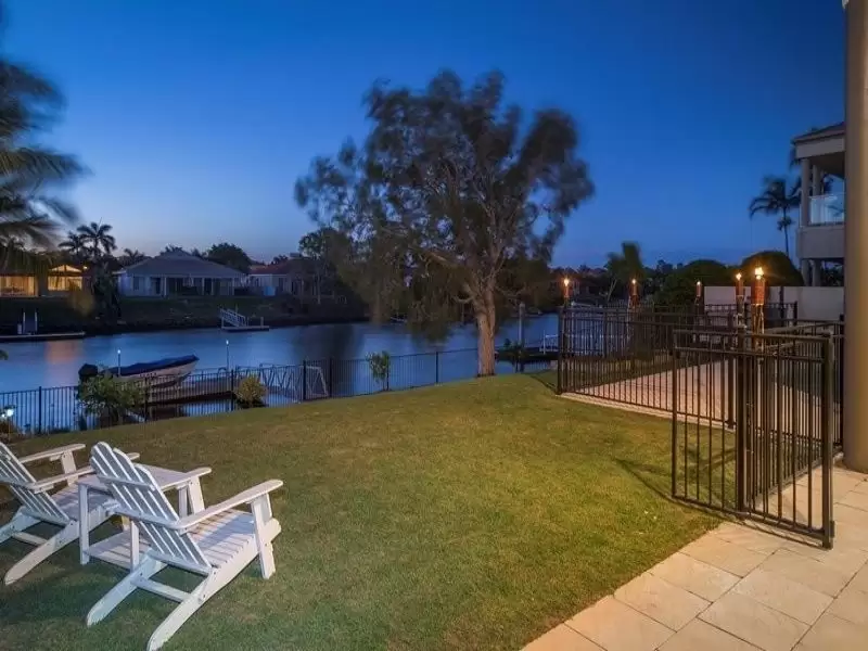 1084 Killymoon Dr, Hope Island Sold by Queensland Sotheby's International Realty - image 1
