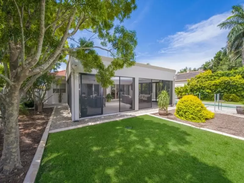 3193 Riverleigh Dr, Hope Island Sold by Queensland Sotheby's International Realty - image 1