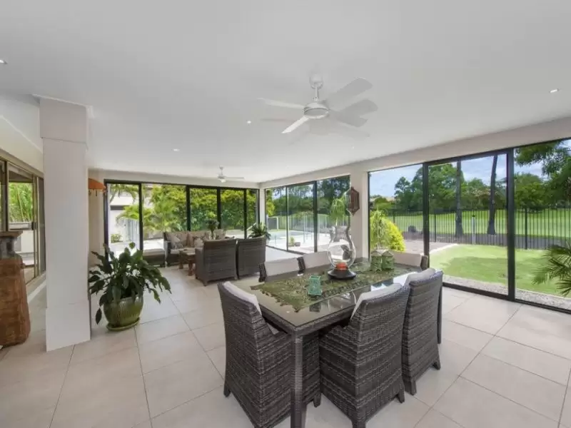 3193 Riverleigh Dr, Hope Island Sold by Queensland Sotheby's International Realty - image 1