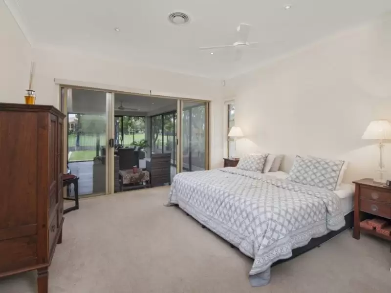 3193 Riverleigh Dr, Hope Island Sold by Queensland Sotheby's International Realty - image 1