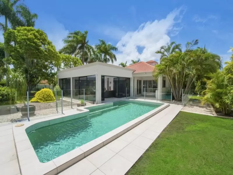 3193 Riverleigh Dr, Hope Island Sold by Queensland Sotheby's International Realty - image 1