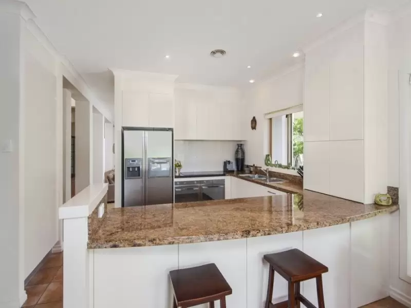 3193 Riverleigh Dr, Hope Island Sold by Queensland Sotheby's International Realty - image 1
