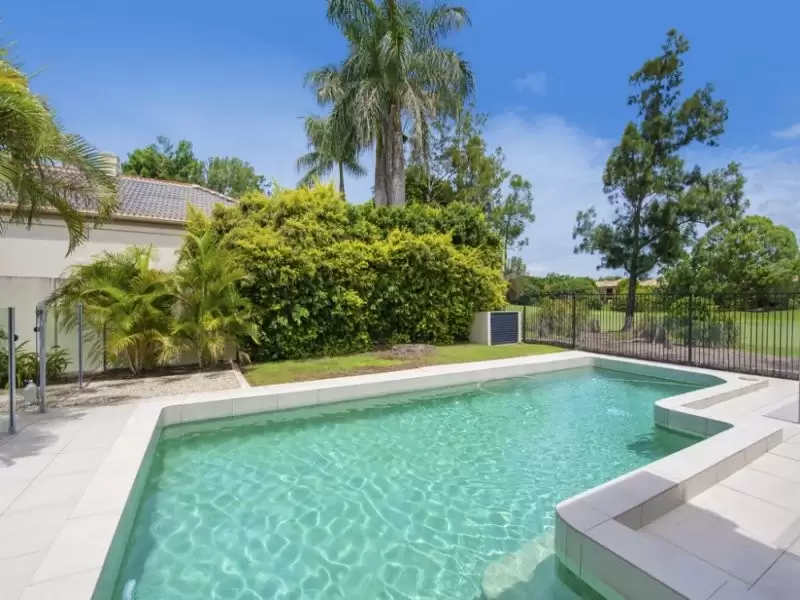 3193 Riverleigh Dr, Hope Island Sold by Queensland Sotheby's International Realty - image 1
